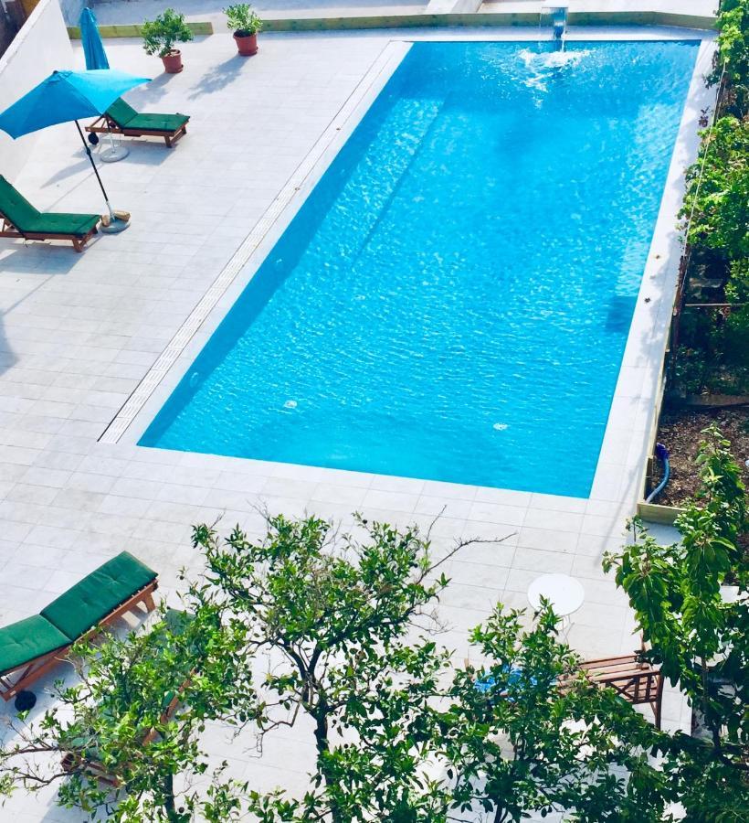 Eco-Friendly Estate I Aparthotel Primosten Exterior photo